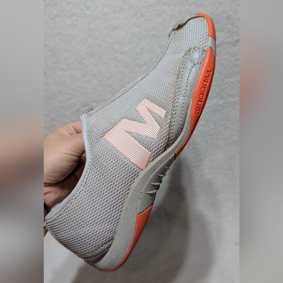 Merrell Women's size 9.5 Ash Gray and Coral Athletic Shoe Slip-On Lightweight - Picture 11 of 11